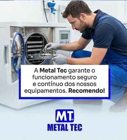 Técnico MetalTec realizando manutenção de autoclave